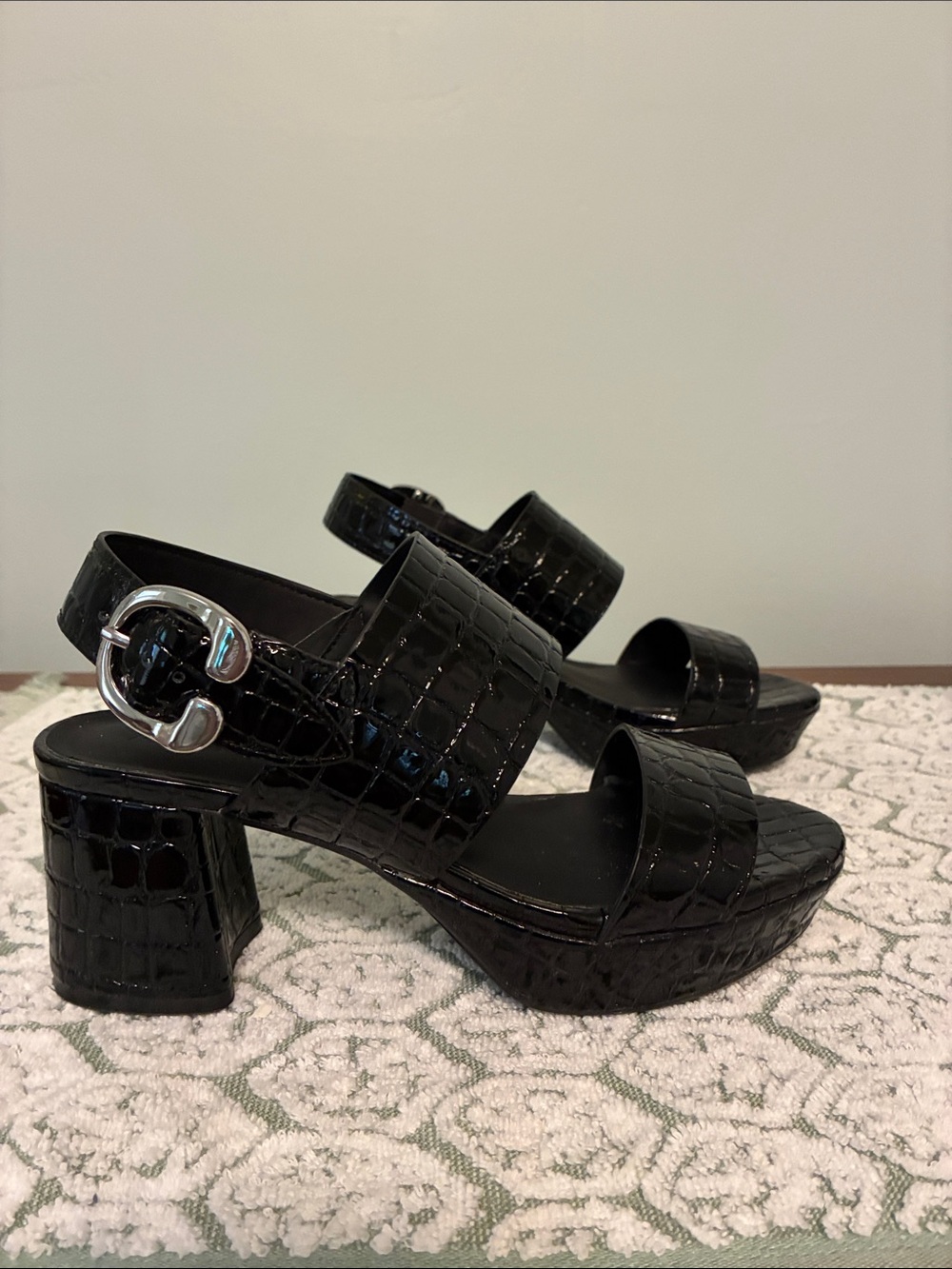 AEROSOLES Black Croc-Embossed Platform Sandals with Chunky Heel - Picture 3 of 5